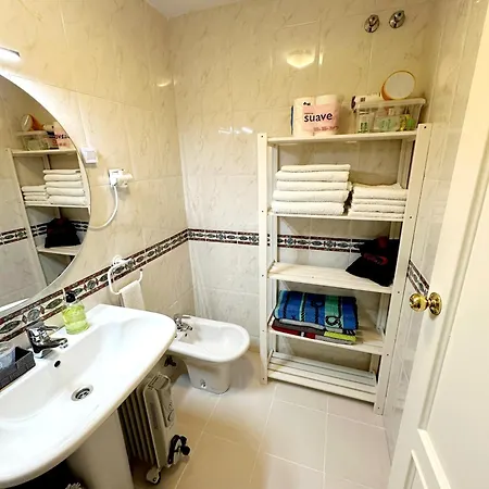 Oeste Parking-wifi-piscina Málaga